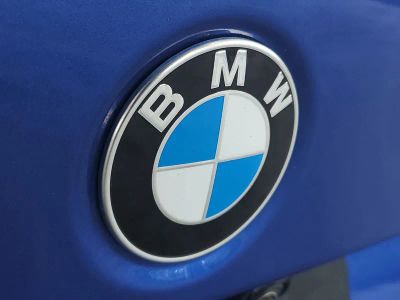 2025 BMW 3 Series — detail view