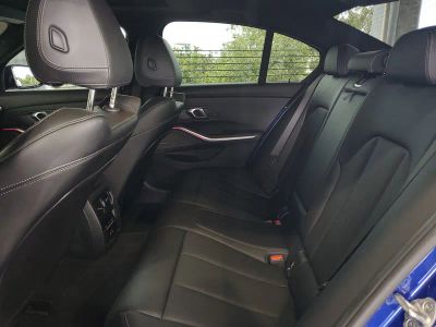 2025 BMW 3 Series — photo 9 view