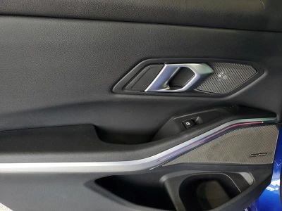 2025 BMW 3 Series — photo 13 view