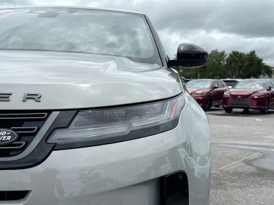 2026 Land Rover Range Rover Evoque — photo 9 view