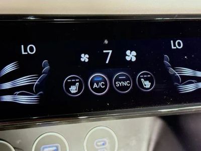 2025 Genesis G70 — photo 22 view
