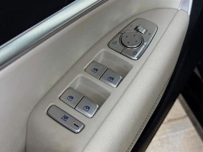 2025 Genesis G70 — photo 18 view