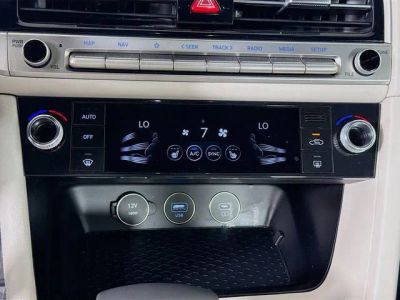 2025 Genesis G70 — photo 16 view