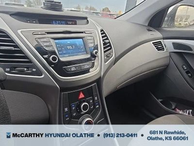2015 Hyundai Elantra - Photo 4