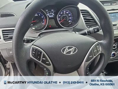2015 Hyundai Elantra - Photo 3