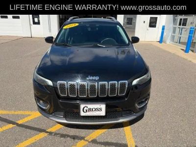 2019 Jeep Cherokee — rear three-quarter view
