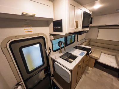 2027 Thor Motor Coach CHATEAU — photo 11 view