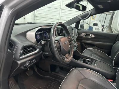 2021 Chrysler Pacifica Hybrid - Photo 9