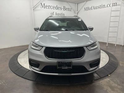 2021 Chrysler Pacifica Hybrid - Photo 2