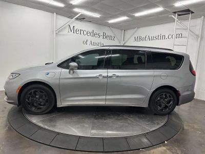 2021 Chrysler Pacifica Hybrid - Photo 4