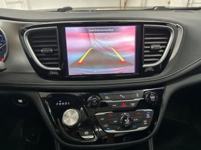 2021 Chrysler Pacifica Hybrid - Photo 16