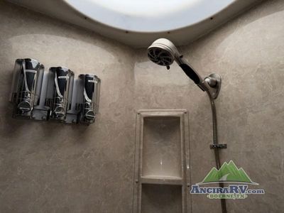 2007 Fleetwood RV Bounder Diesel - Photo 21