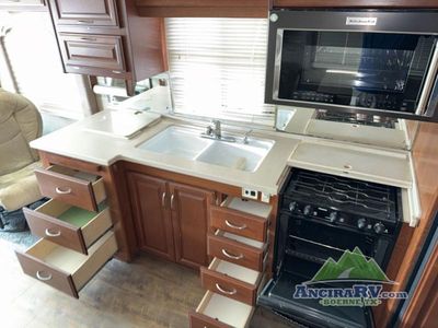 2007 Fleetwood RV Bounder Diesel - Photo 10