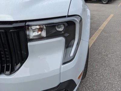 2026 Ford Maverick — photo 10 view