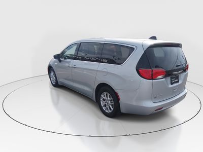 2024 Chrysler Voyager - Photo 5