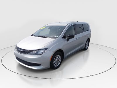 2024 Chrysler Voyager - Photo 3