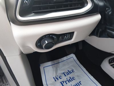 2024 Chrysler Voyager - Photo 13