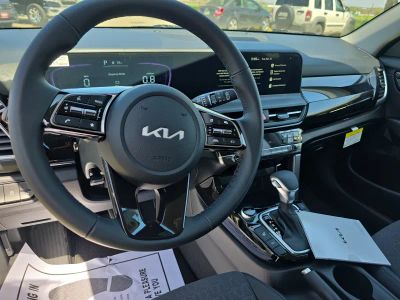 2026 Kia Seltos — photo 12 view