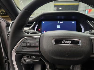 2025 Jeep Grand Cherokee — photo 17 view