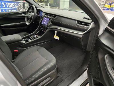 2025 Jeep Grand Cherokee — photo 29 view