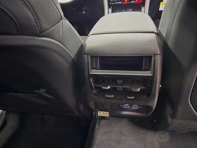 2025 Jeep Grand Cherokee — photo 31 view