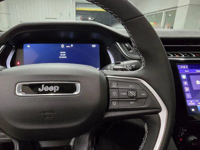 2025 Jeep Grand Cherokee — photo 18 view