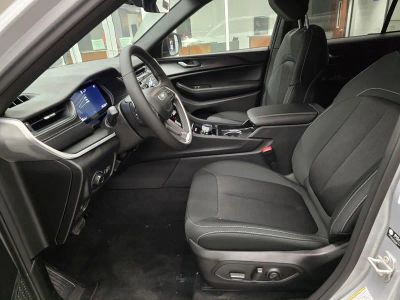 2025 Jeep Grand Cherokee — photo 15 view