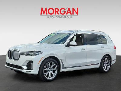 2020 BMW X7 — rear three-quarter view