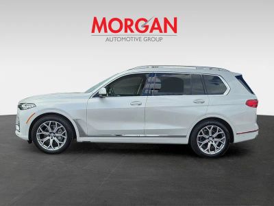 2020 BMW X7 — interior view