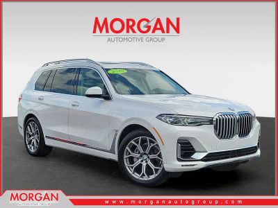 2020 BMW X7 xDrive40i in Mineral White Metallic — front three-quarter view
