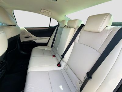 2024 Lexus ES - Photo 21