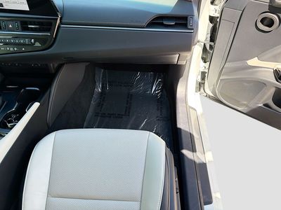 2024 Lexus ES - Photo 18