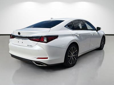 2024 Lexus ES - Photo 3