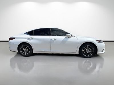 2024 Lexus ES - Photo 2