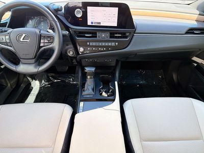 2024 Lexus ES - Photo 19