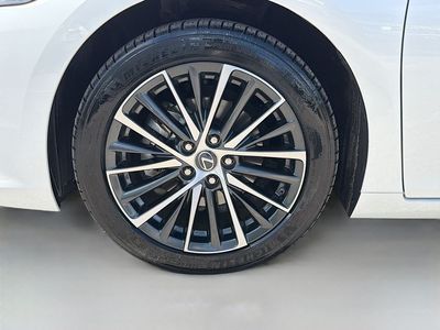 2024 Lexus ES - Photo 42