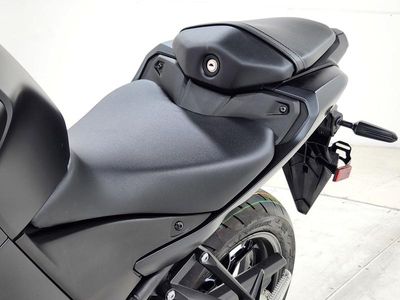 2025 Yamaha MT-03 - Photo 15