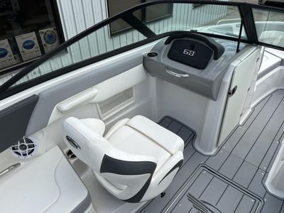 2025 Chaparral 23 SSi - Photo 14