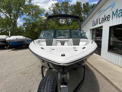 2025 Chaparral 23 SSi - Photo 3