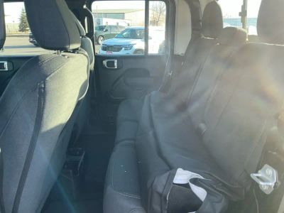 2026 Jeep Gladiator — photo 17 view