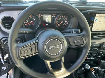 2026 Jeep Gladiator — photo 14 view