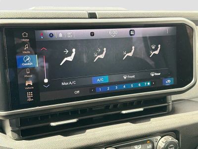 2026 Jeep Wrangler — photo 34 view