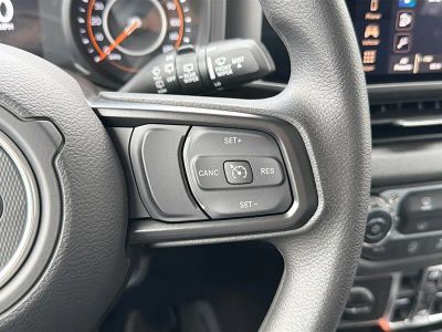 2026 Jeep Wrangler — photo 38 view