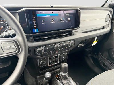 2026 Jeep Wrangler — photo 27 view
