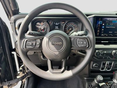 2026 Jeep Wrangler — photo 39 view
