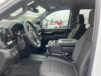 2026 Chevrolet Silverado 2500HD — photo 10 view