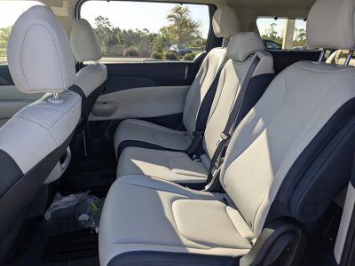 2026 Kia Carnival Hybrid — photo 17 view