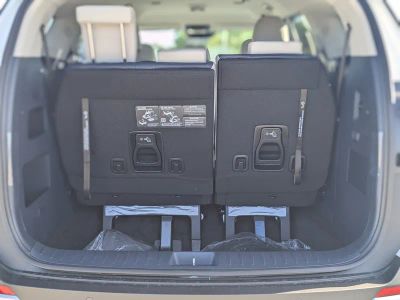 2026 Kia Carnival Hybrid — photo 13 view