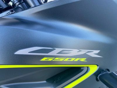 2026 Honda CBR650R E-Clutch - Photo 10