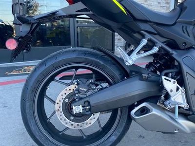 2026 Honda CBR650R E-Clutch - Photo 11